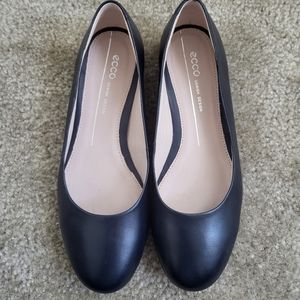Ecco Dark Navy leather flat ballet shoes size 36